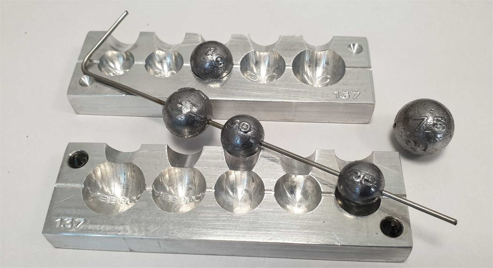 137-Stampo sfera - mold balls 25-30-40-50-75 gr.forato - Click Image to Close